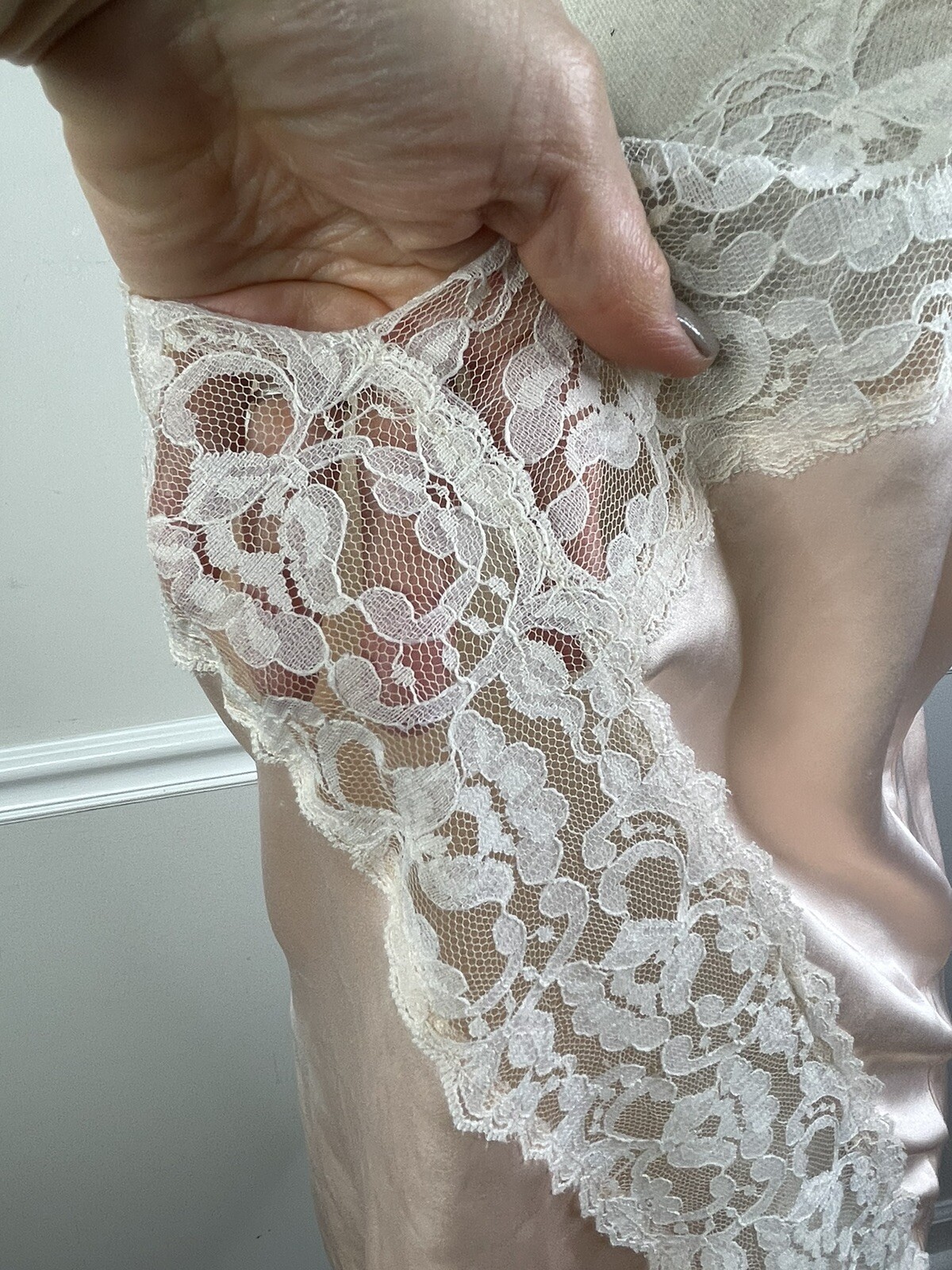 Vintage Anne Rothschild for Caress Lingerie Satin Lace Blush Peach M Chemise USA