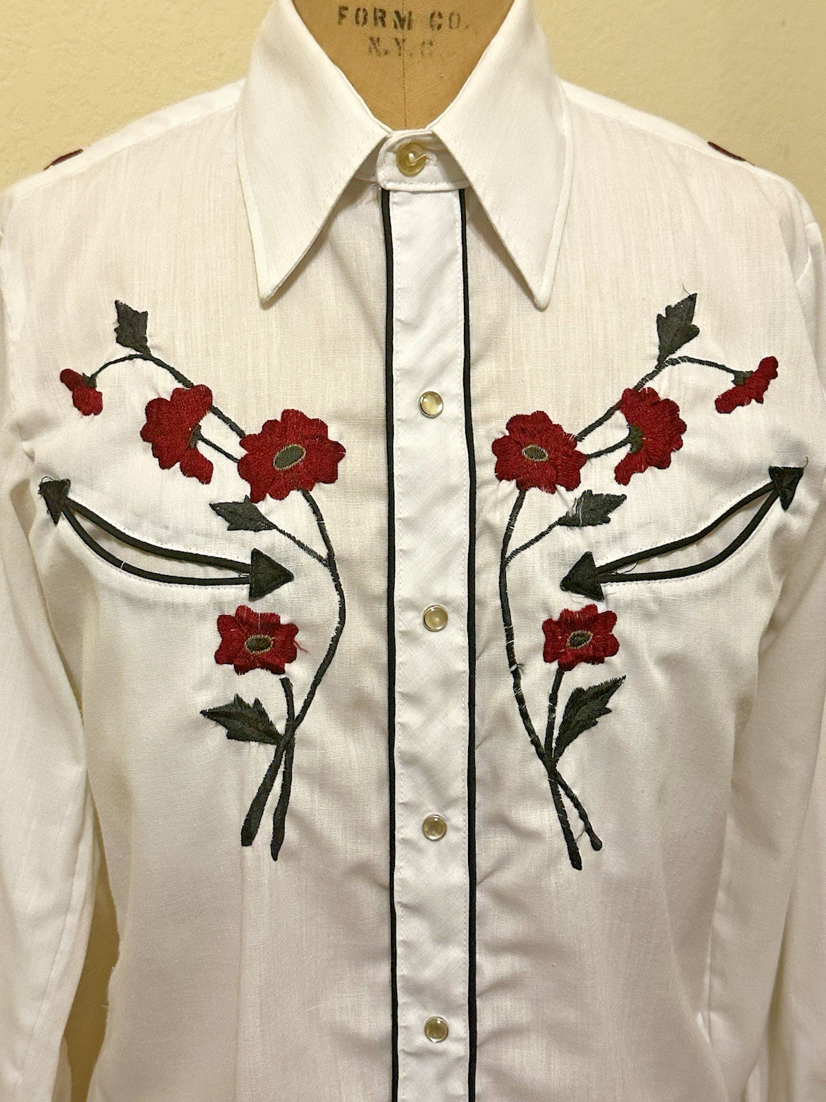 Karman 1970s Vintage Embroidered Cowgirl Western Shirt – Sz Small, Label Sz 33