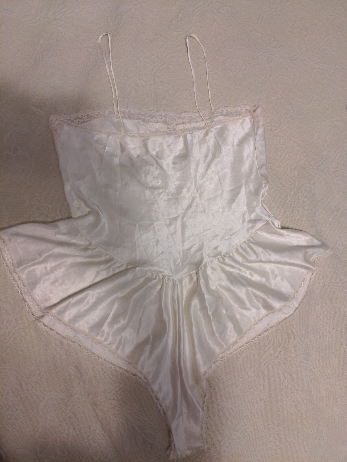 VTG 40s Teddy Playsuit Romper Satin Silky Oily Flutter Leg White Bridal MEDIUM