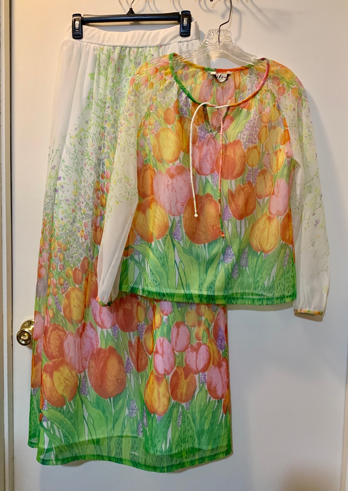Vintage Wilroy Traveller Sheer Tulip Floral Garden Blouse & Maxi Skirt – 1960’s
