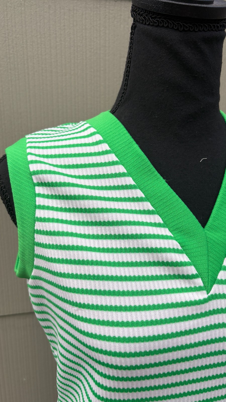vtg 60s 70s Mod Preppy Retro Green White Striped V-Neck Sweater Vest Tank Top