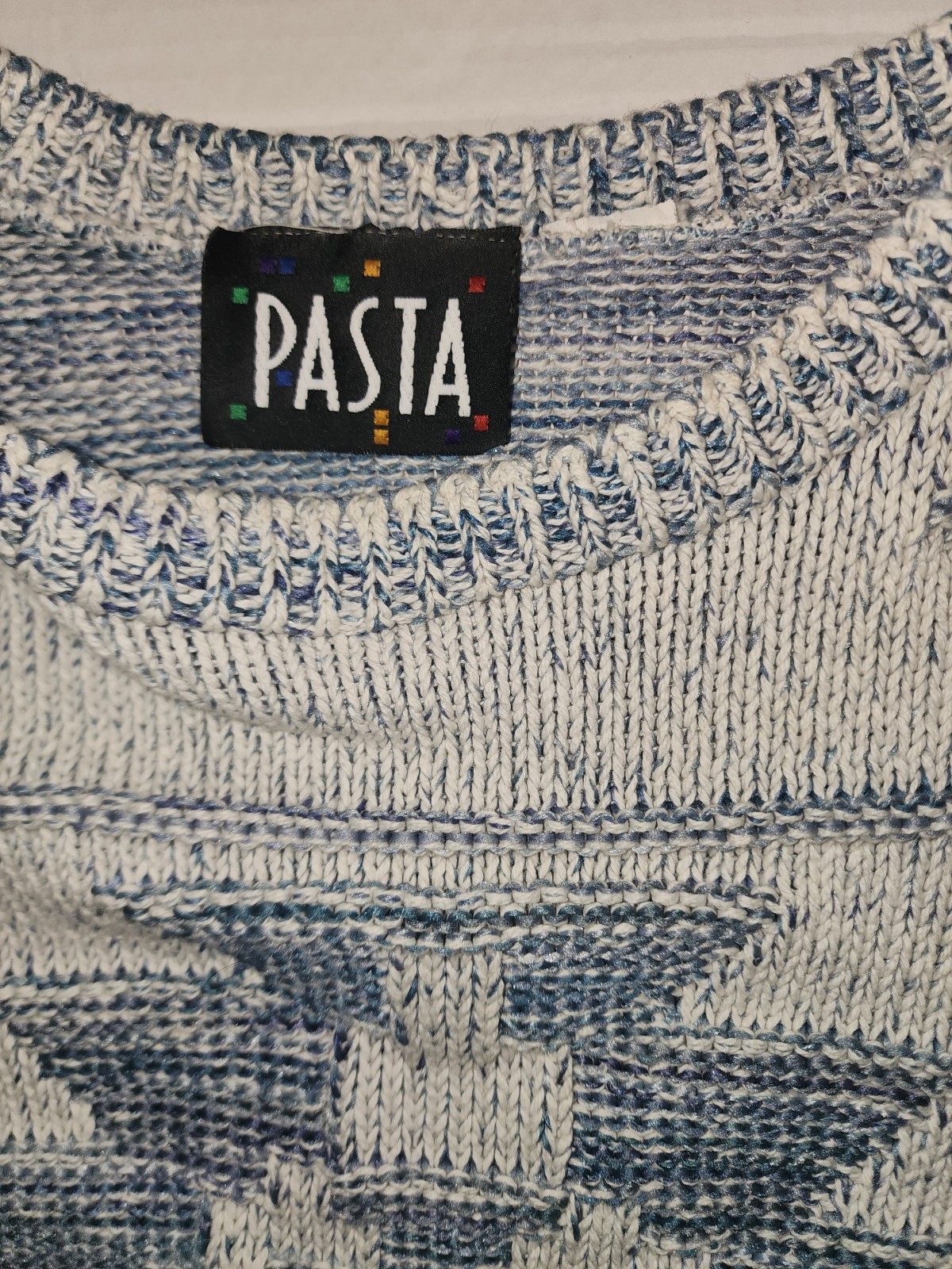 womens vintage 80’s pullover sweaters Size Medium By Pasta Gray And Blue Aztec