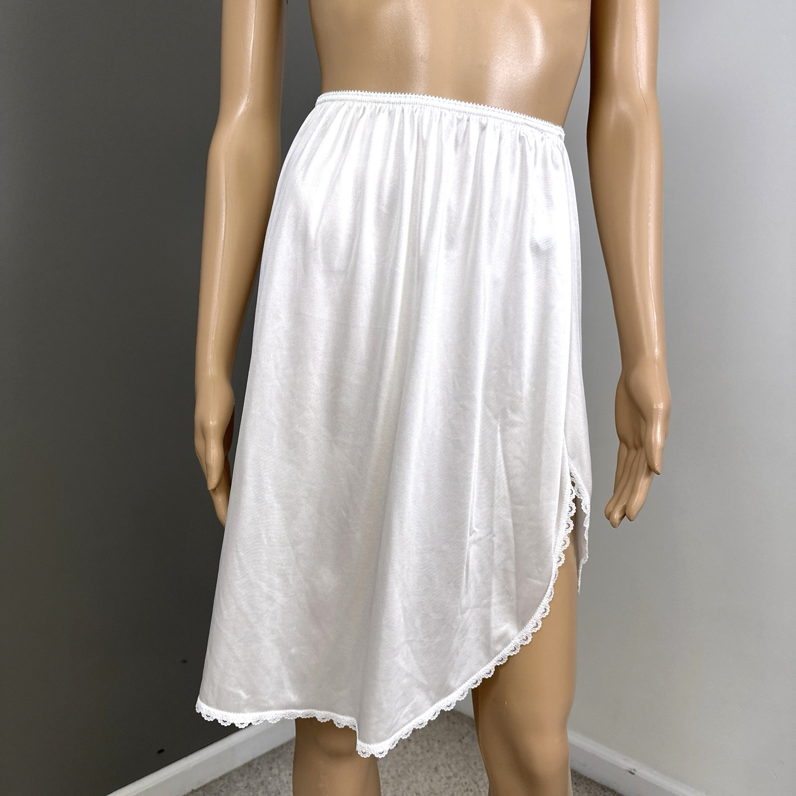 Warners Perfect Measure Half Slip Bright White Size Medium 55308 USA Made Nylon