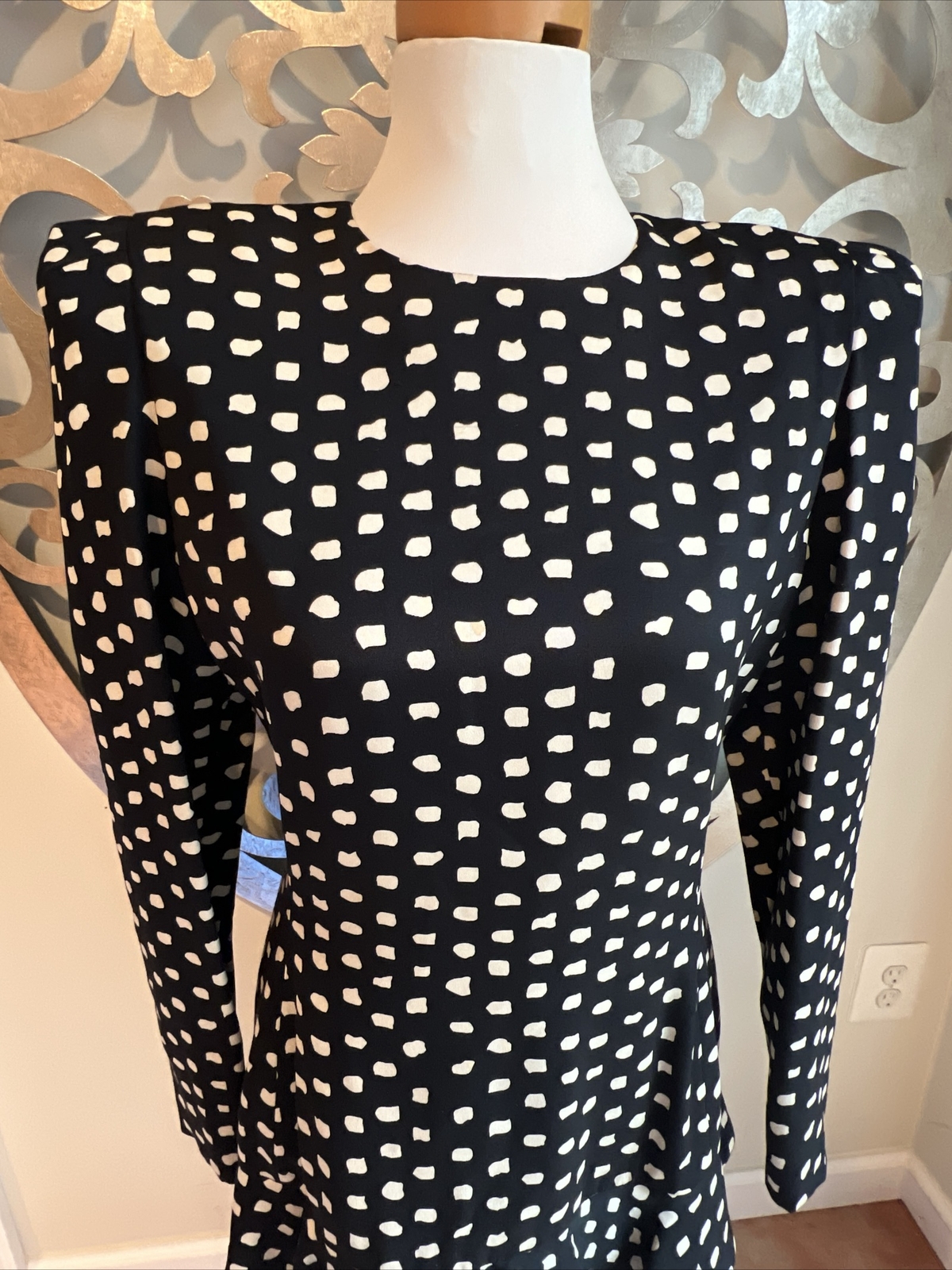 Carolina Herrera Dress Size 10 Black Nieman-Marcus Silk Shoulder Pads VINTAGE