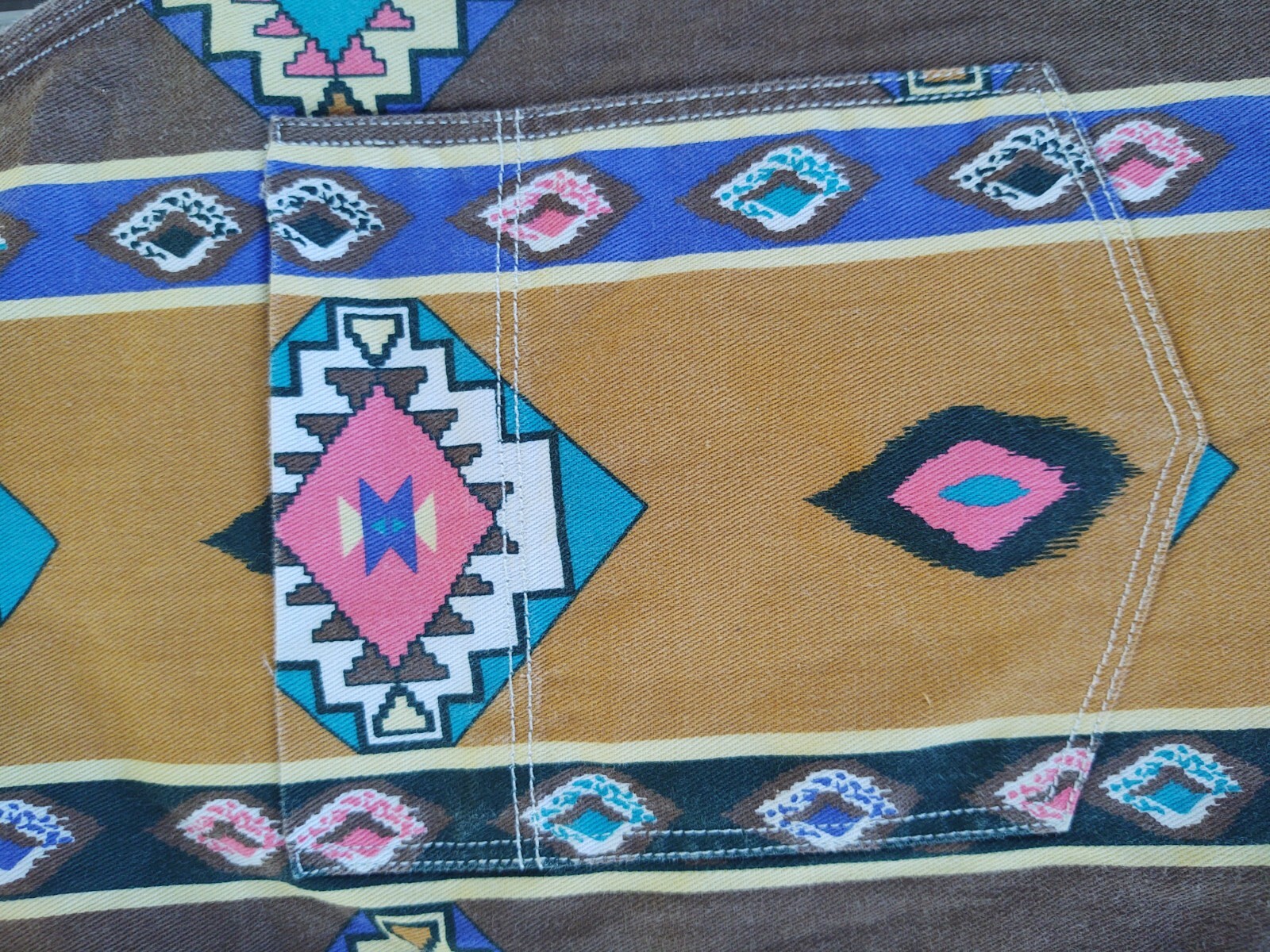 VINTAGE 90s Nuovo County Seat Southwestern Aztec Geometric Denim Vest M