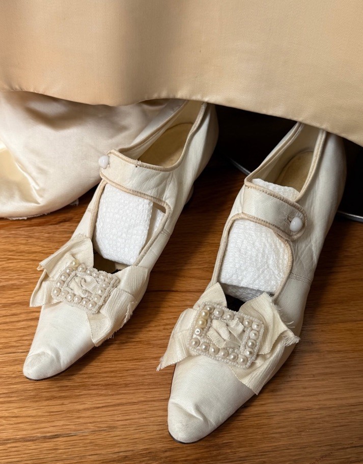 Beautiful Antique Victorian Silk Wedding Dress Bodice, Lace Veil, Shoes Set Rare