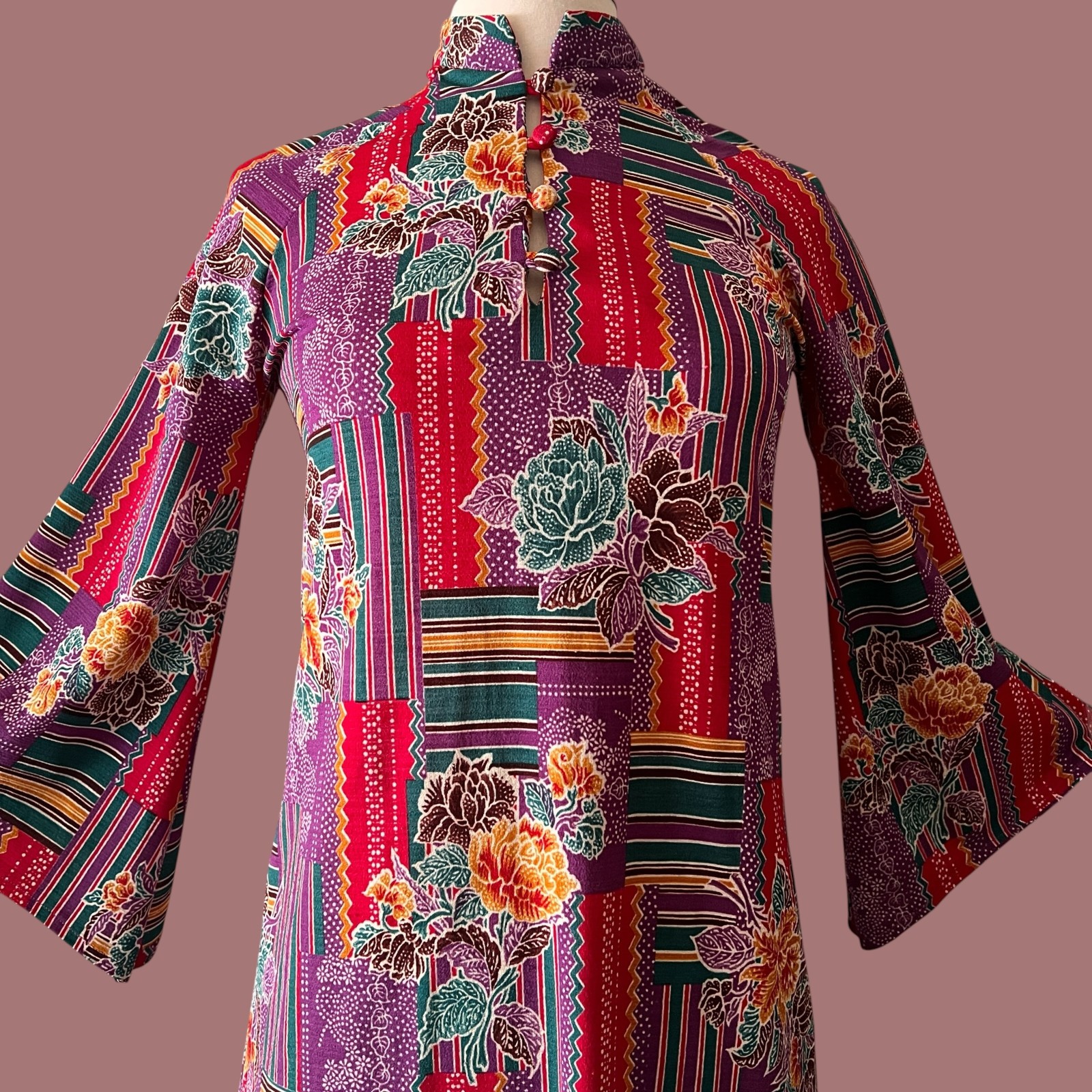 Vintage 70s Abstract Floral Patterned Dress with Angel Wing Sleeves