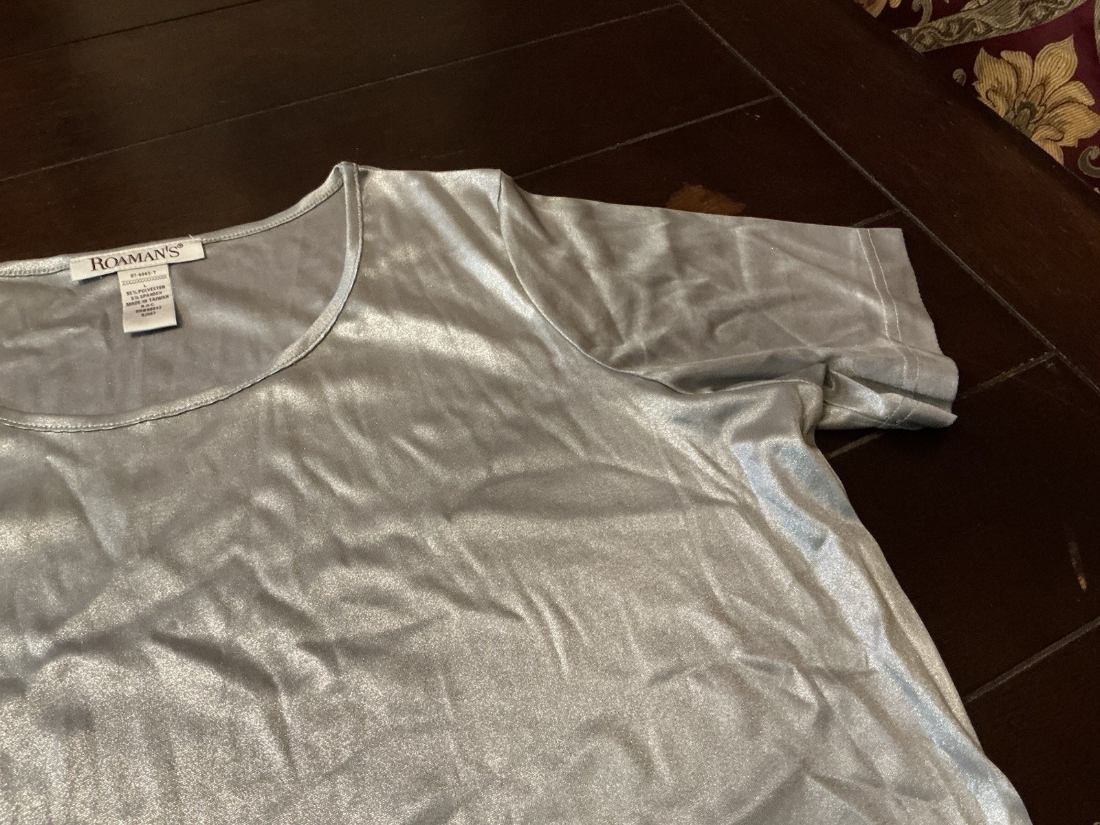 Silver Metallic Satin Shiny Camisole Shirt Top L, Roaman’s, short sleeve, used