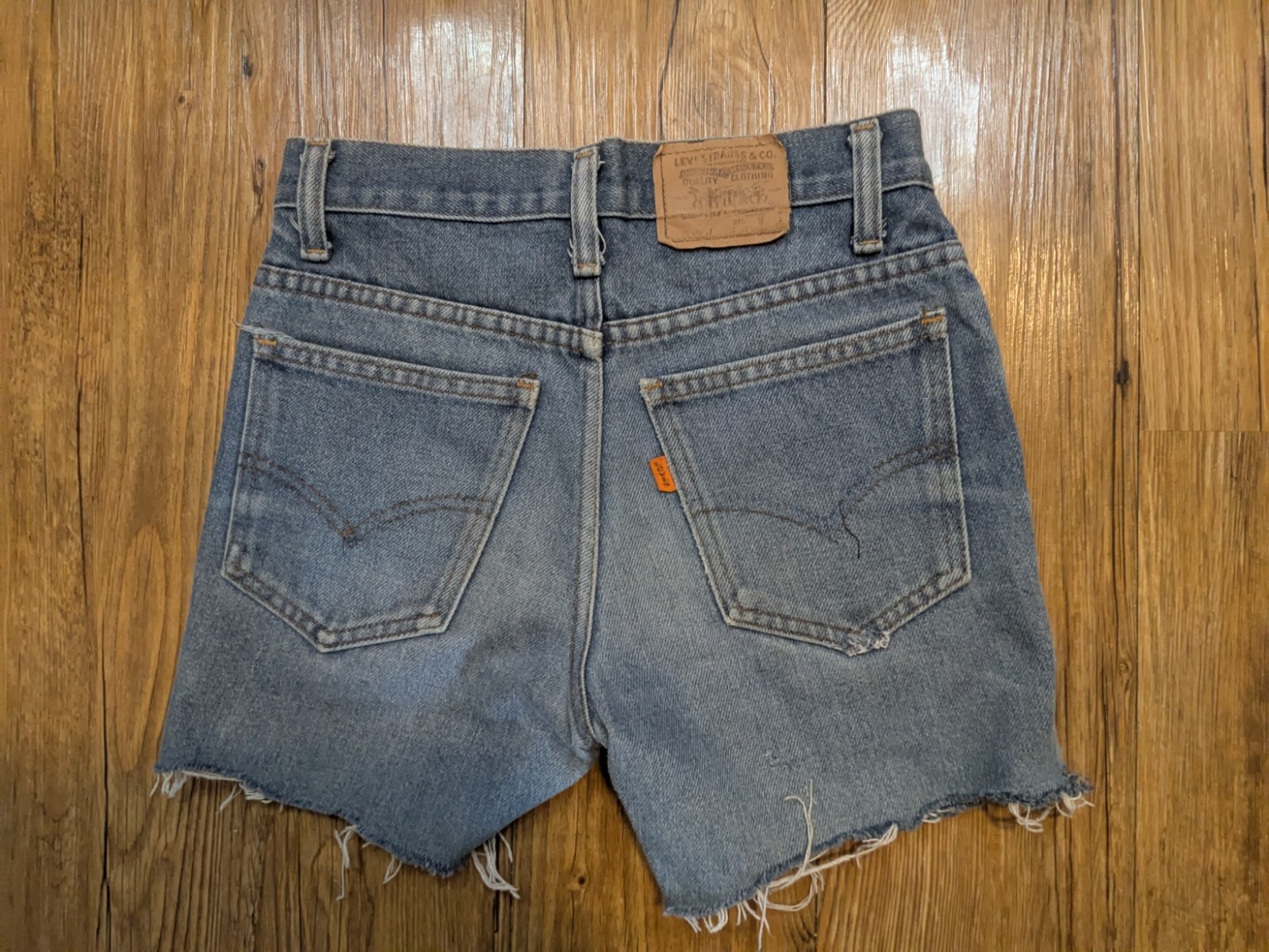 Levis 705 Orange Tab Vintage Denim Jean Shorts 25″ Waist Womens Size 2 B62