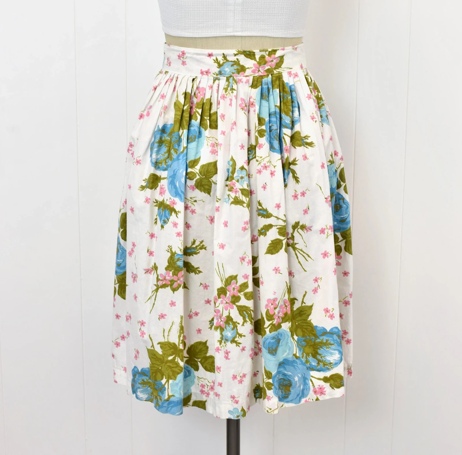 1950s Blue Rose Pink Floral Print White Cotton Pinup Mid Century Skirt