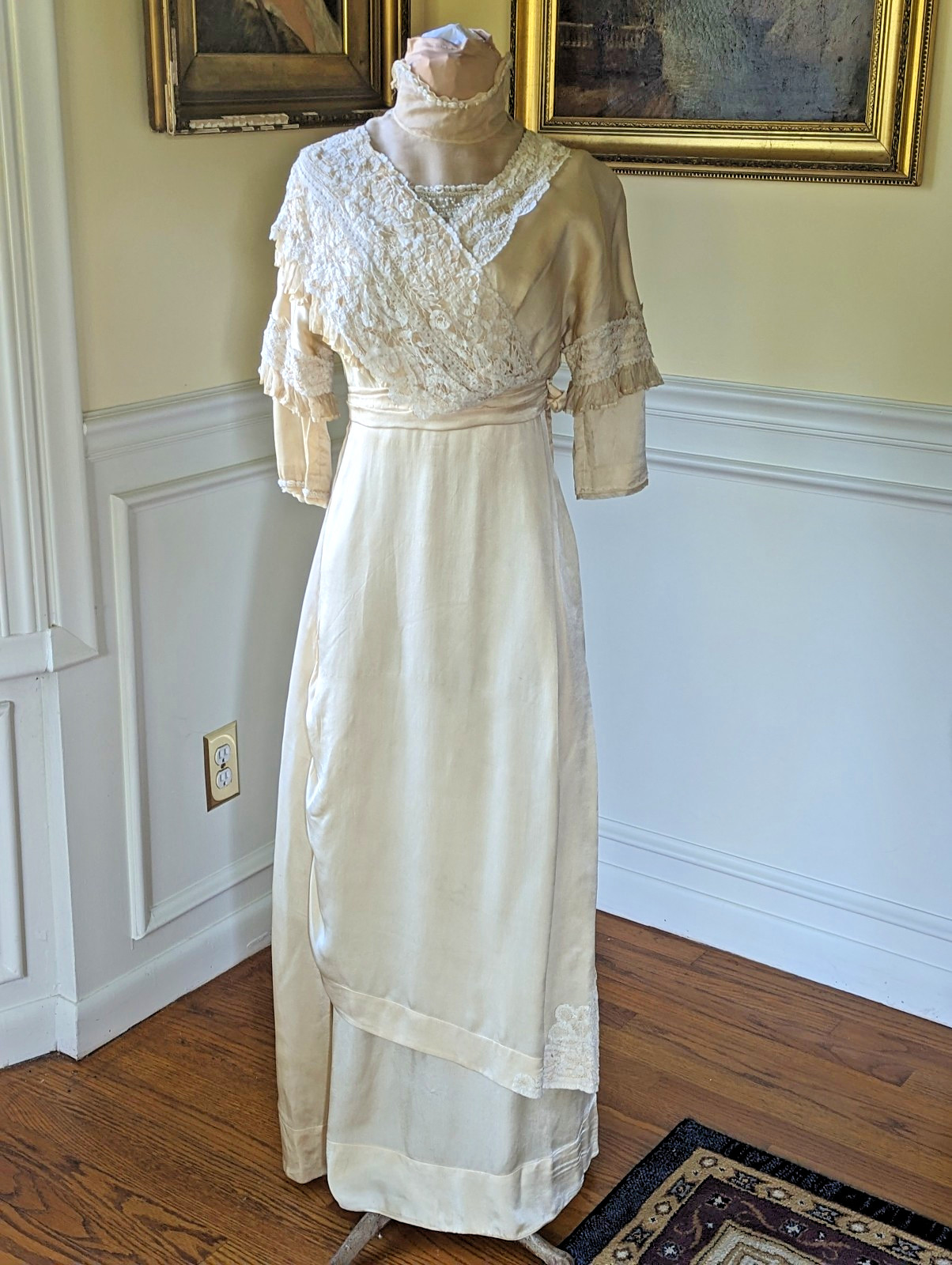 Antique 1900’s Edwardian Bridal Evening Dress Bobbin Tape Lace Beads Faux Pearls
