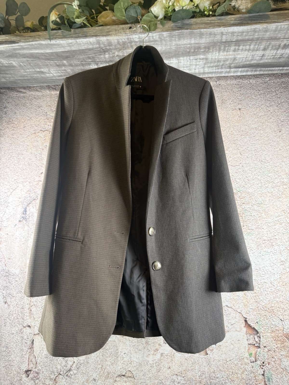 Zara 2 tone Blazer with Button Detail size small C35