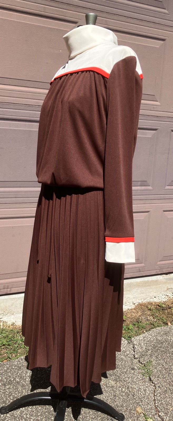 Sunshine Alley dress polyester VTG sz 12 pleated brown ILGWU machine wash dry