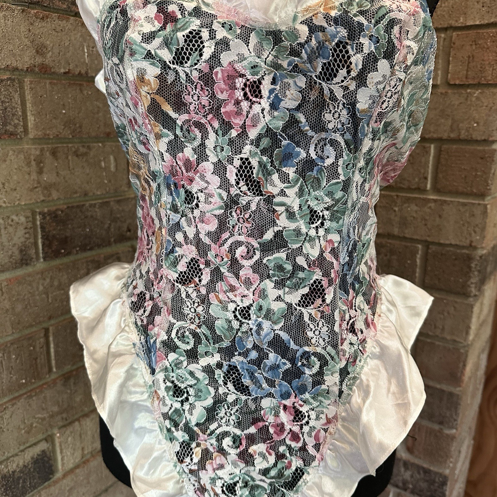 80s VTG Victoria’s Secret Gold Label Floral Lace Teddy Bodysuit Ruffle Size L
