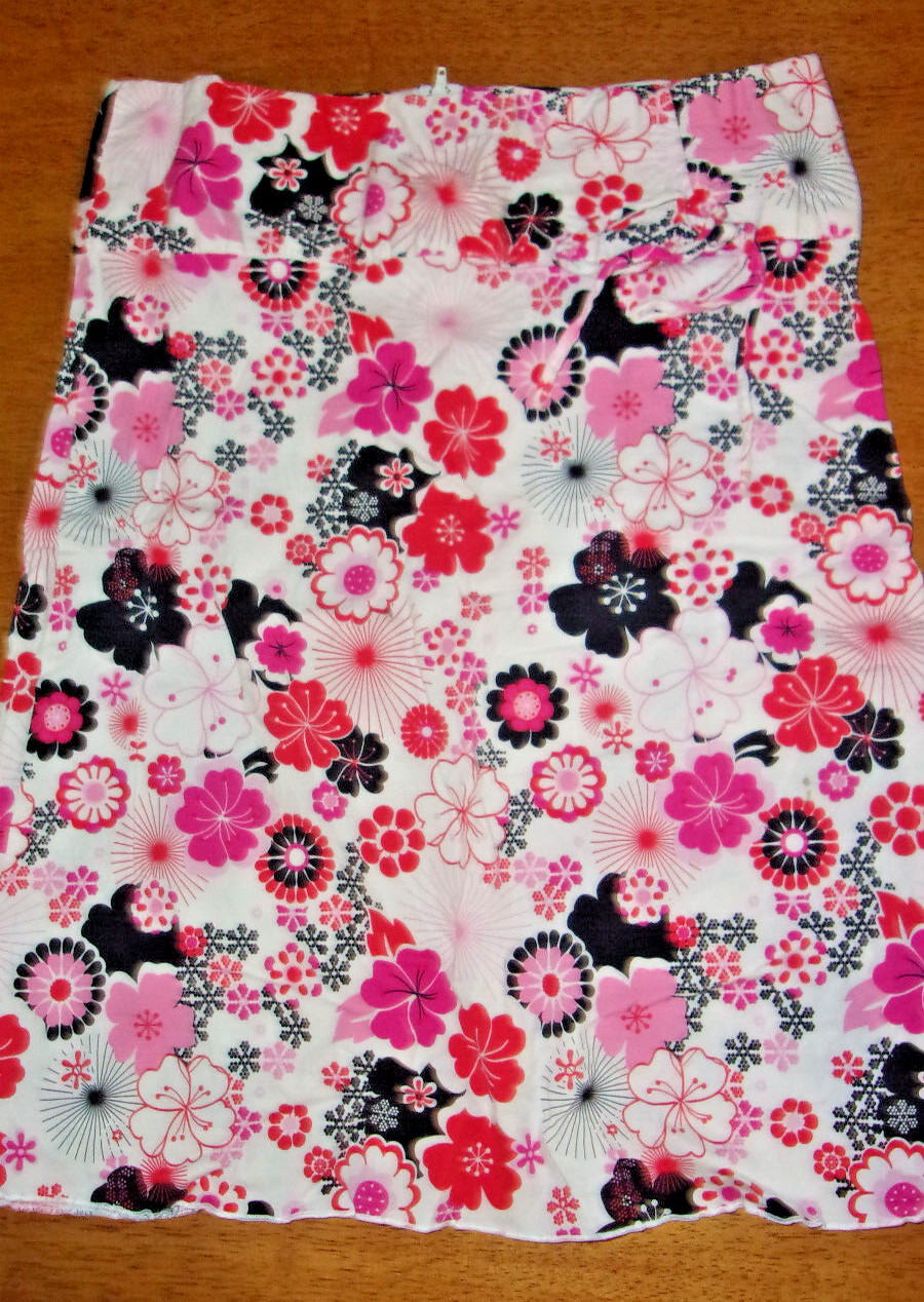 Exact Change Floral Skirt Unknown Size – Length 21 Inches & Waist 27 Inches