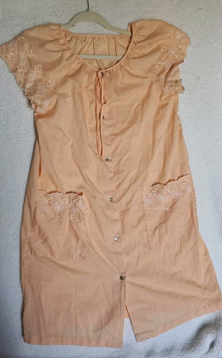 Vintage MARVEL MOLD BRASSIE CO Housecoat Robe Womens Grannycore Peach large