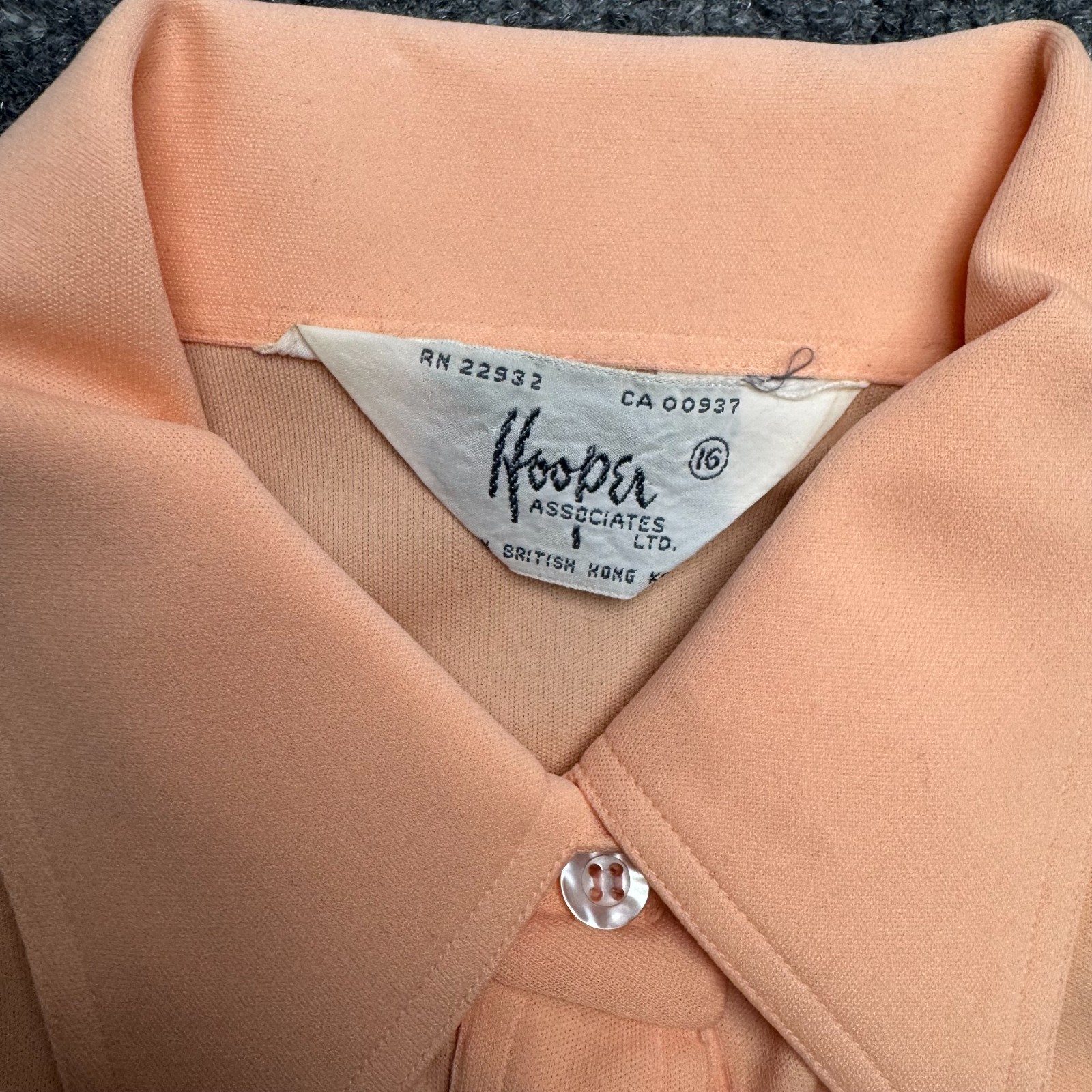 „Vintage 70s Hooper Associates Peach Dagger Collar Blouse Shirt Large L Hong Kon