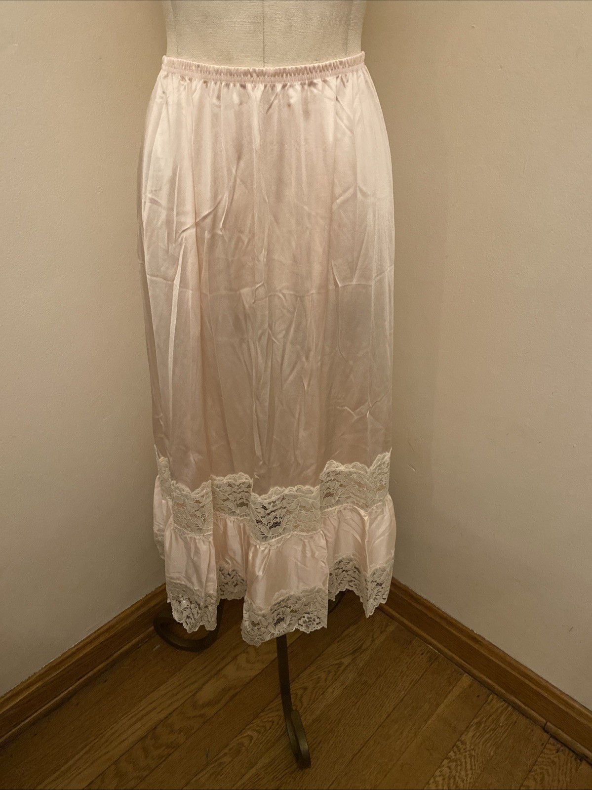 Vtg. Applause Half Slip Pink/ Lace Full Sweep Size Small New