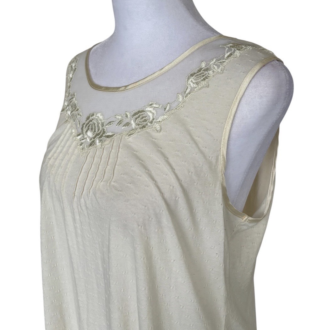 Vintage Earth Angels Cottagecore White Embroidered Nightgown Gown Sz S