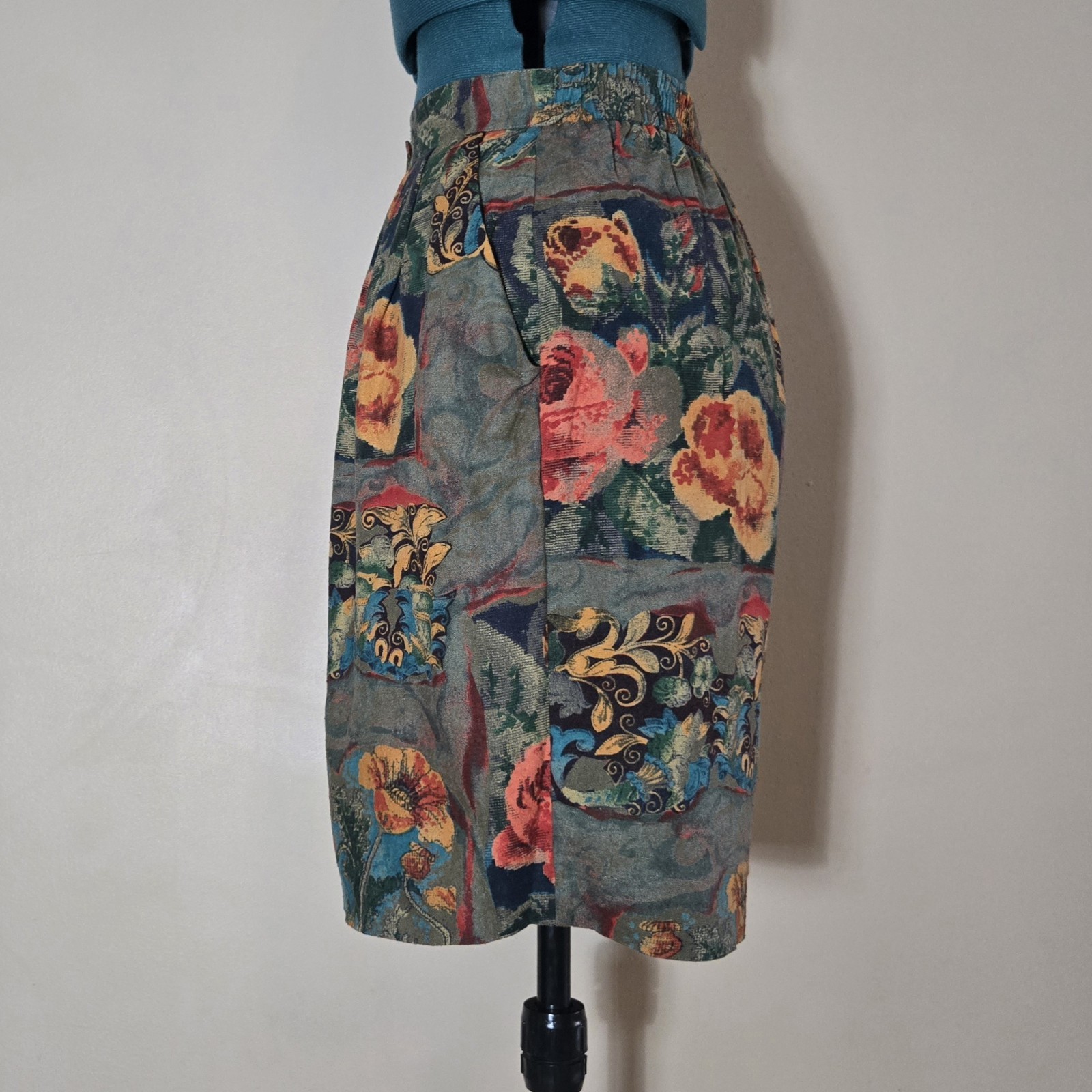 Vintage 1980s Baroque High-Waisted silk Shorts Georgiou Classics Dark Academia