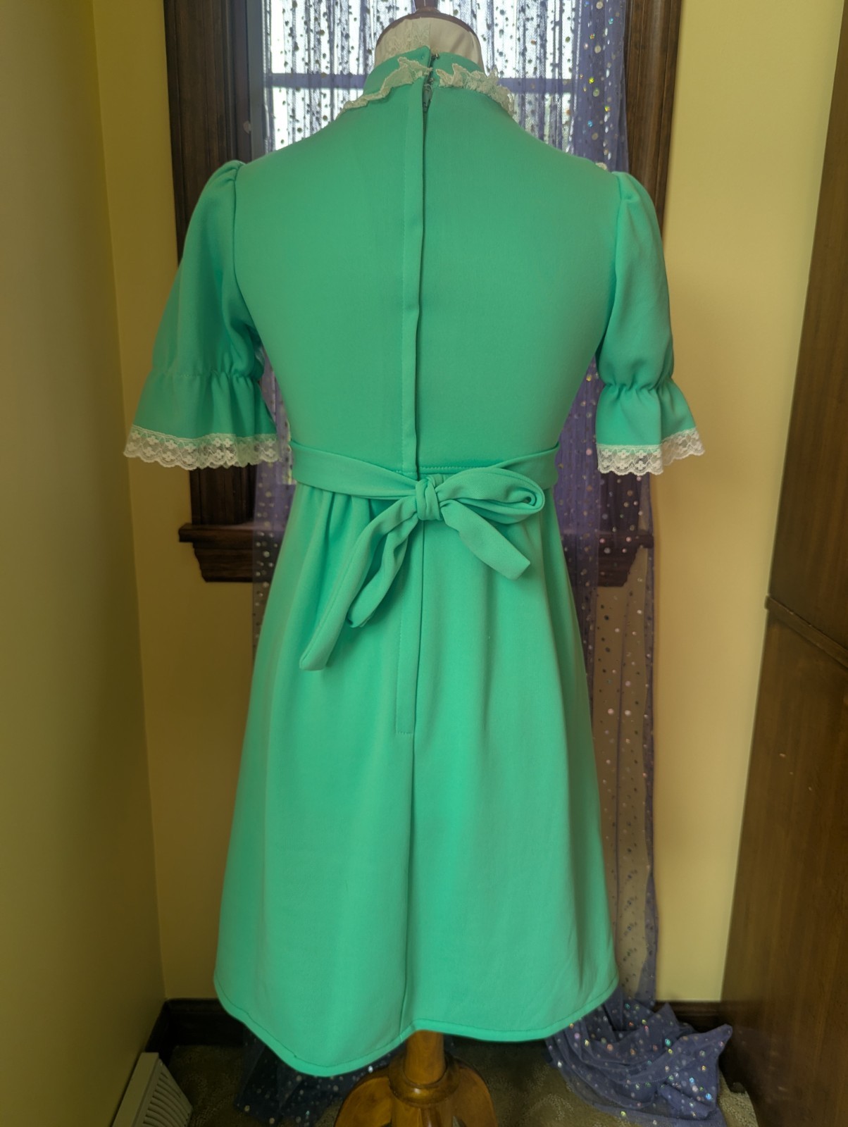 Vintage 70’s Victorian Cameo Mint Green Polyester Puff Sleeve Mini Dress Size XS