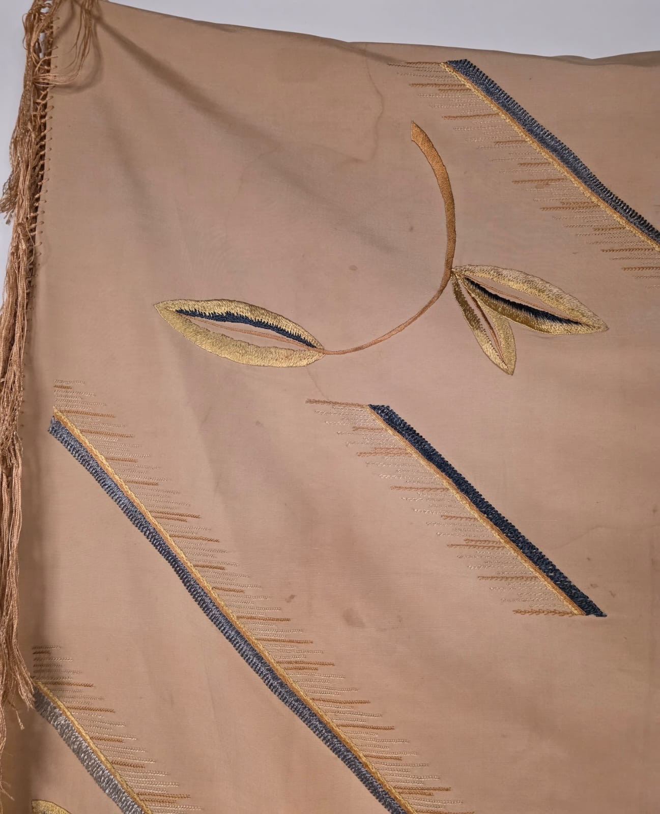 ANTIQUE 1920’S HAND EMBROIDERED SILK SHAWL FOR DRESS W LONG SILK FRINGE EDGES