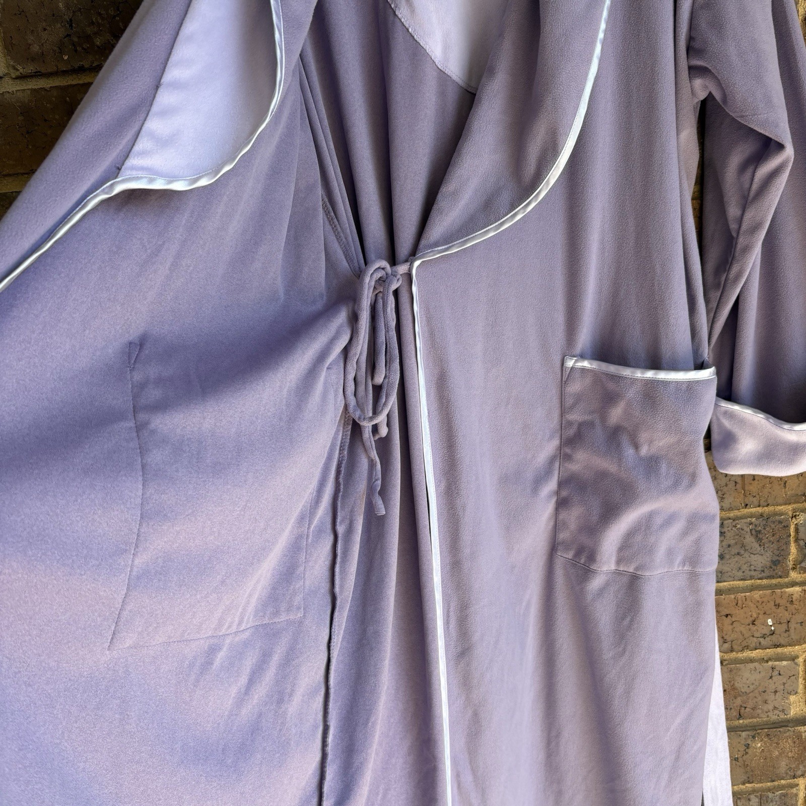 Vtg VANITY FAIR Lavender Purple Long Sleeve Robe Patch Pockets Tie Front Sz S