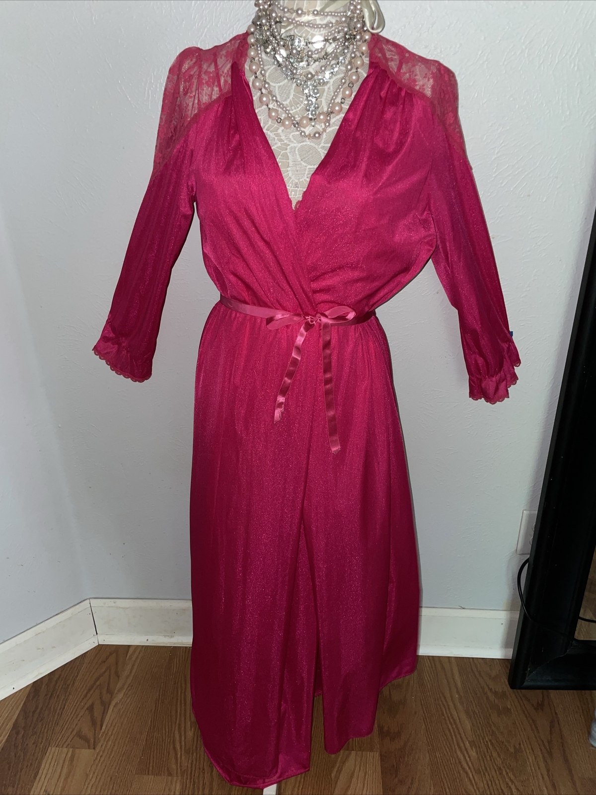 PARAMOUNT Nylon Peignoir Robe & Nightgown Set Gown Pink Lace Woman’s Vintage