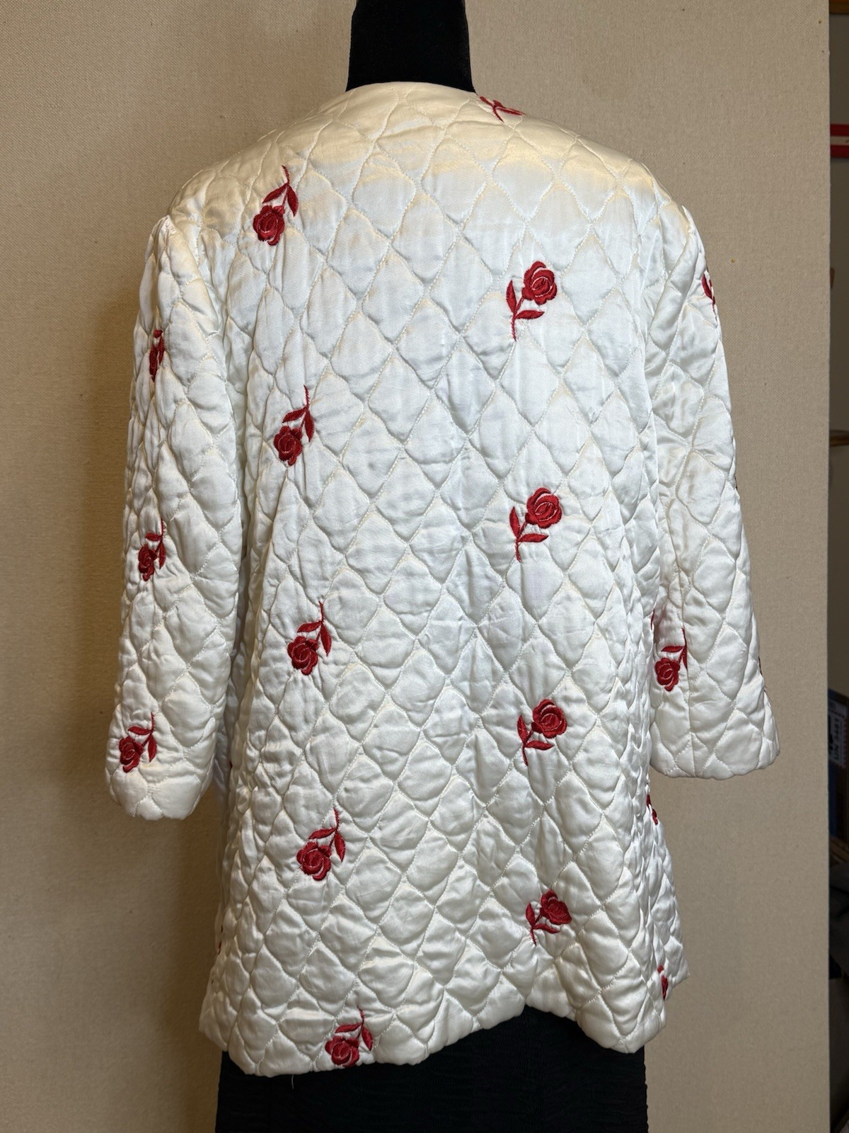 Vintage Satin Quilted Robe Inspired Rhapsody By Glazier Ivory Red Roses MCM GUC