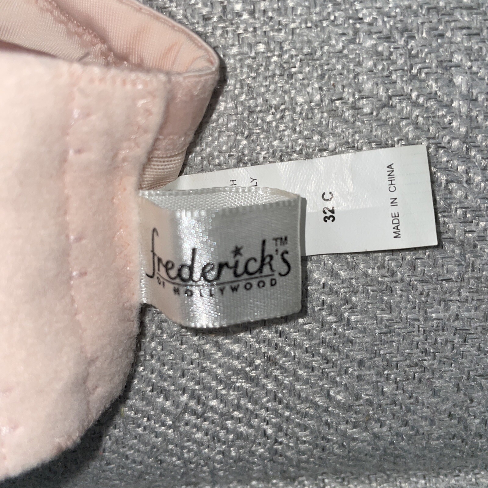 Vtg Fredericks of Hollywood Women X Bra Removable Straps 32C NO PUSH UP PADS