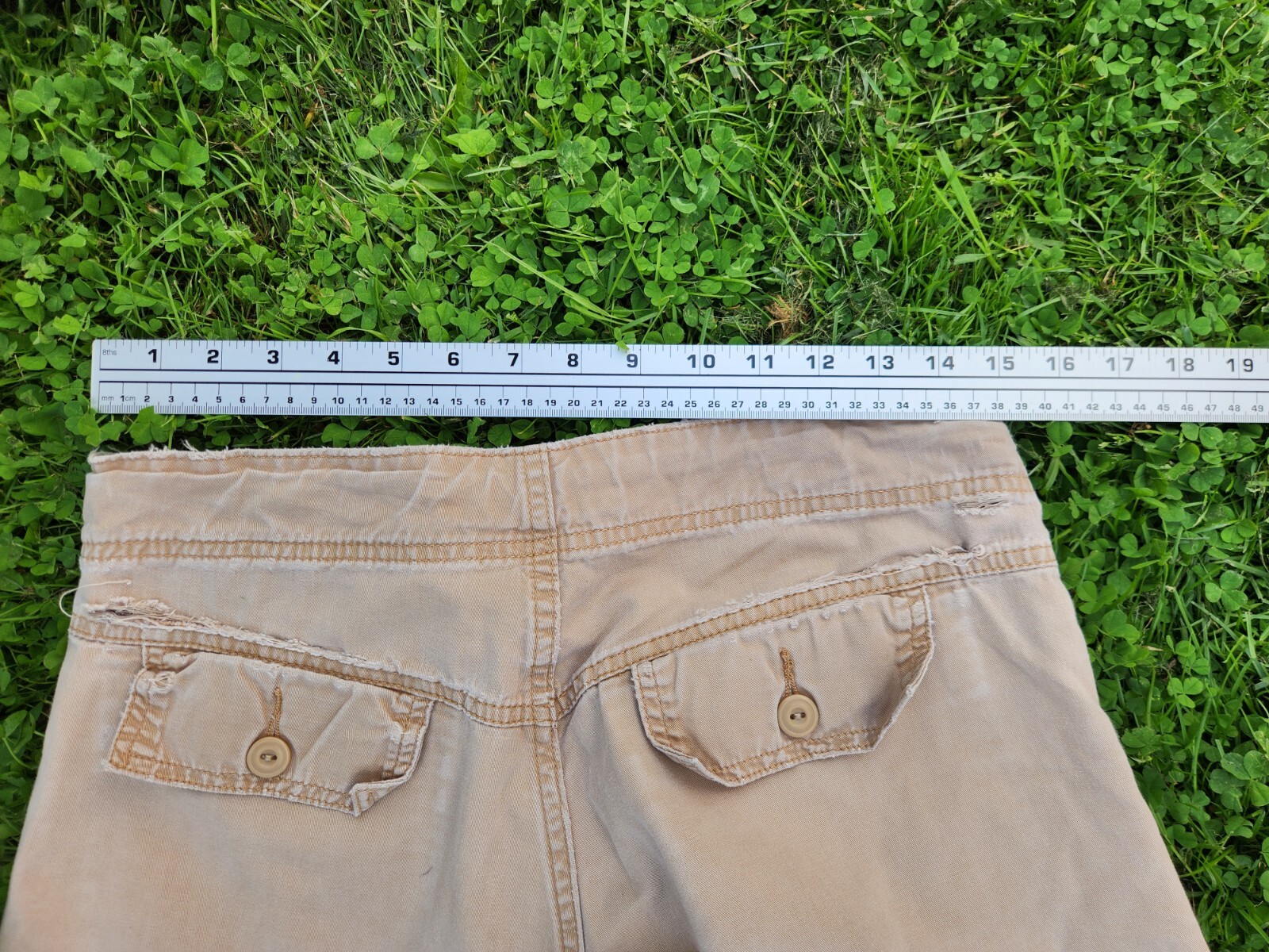 Vintage Levis Nouveau Low Slouch Capri Pants Beige Size Small Misses Red Tab