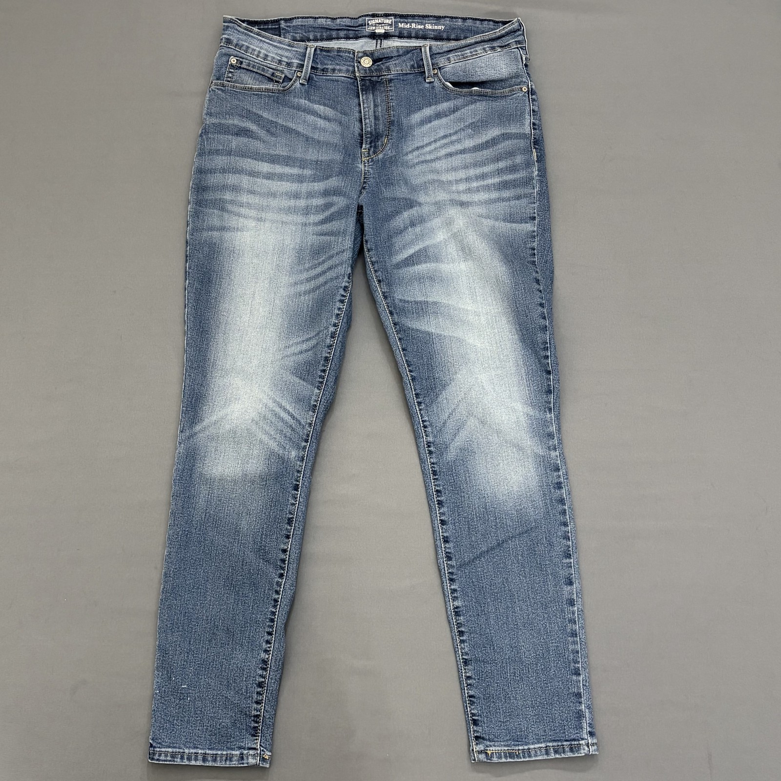 Levi Strauss Women’s 32×30 Mid-Rise Skinny Blue Jeans