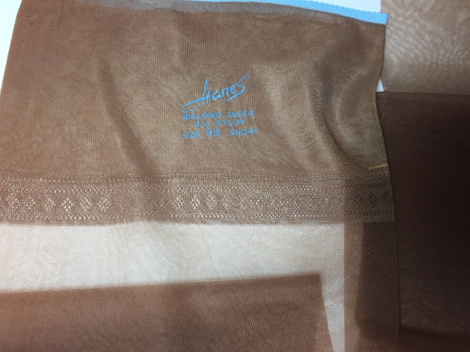 3 PAIRS VINTAGE HANES 530 FLAT KNIT RHT NYLON STOCKINGS 9 1/2 X 30” BARELY THERE