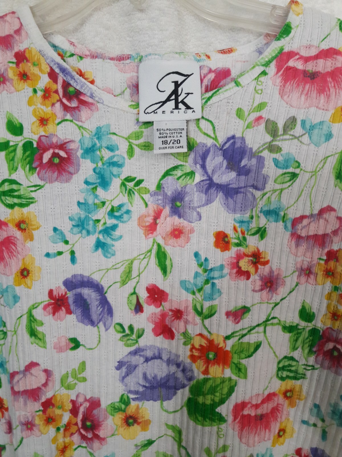 JK America Women’s size 18/20 Short Sleeve Colorful Flower Print Top VINTAGE