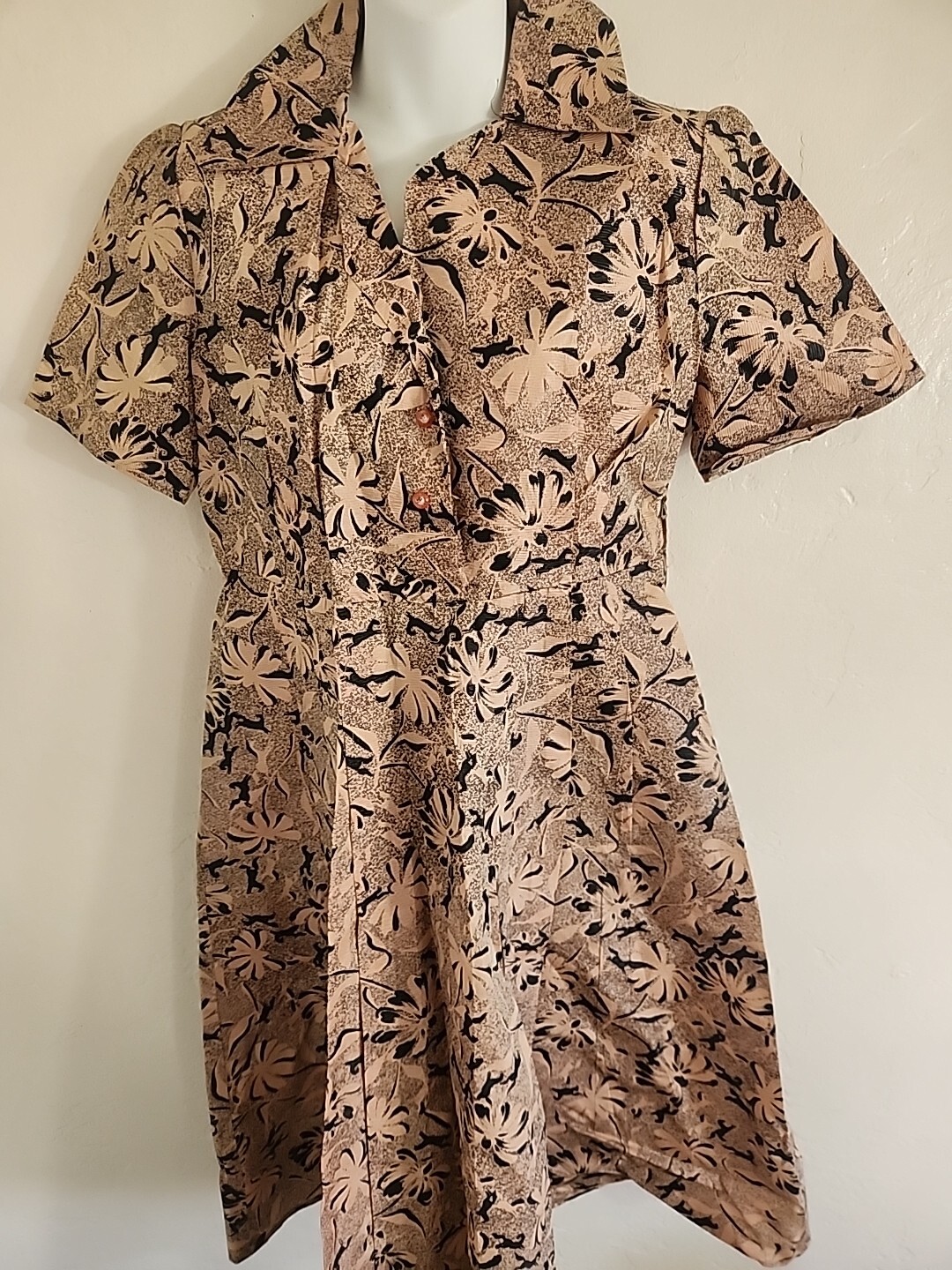 vintage 40’s dress med large short sleeve pony,foral graphics excellent 1940’s