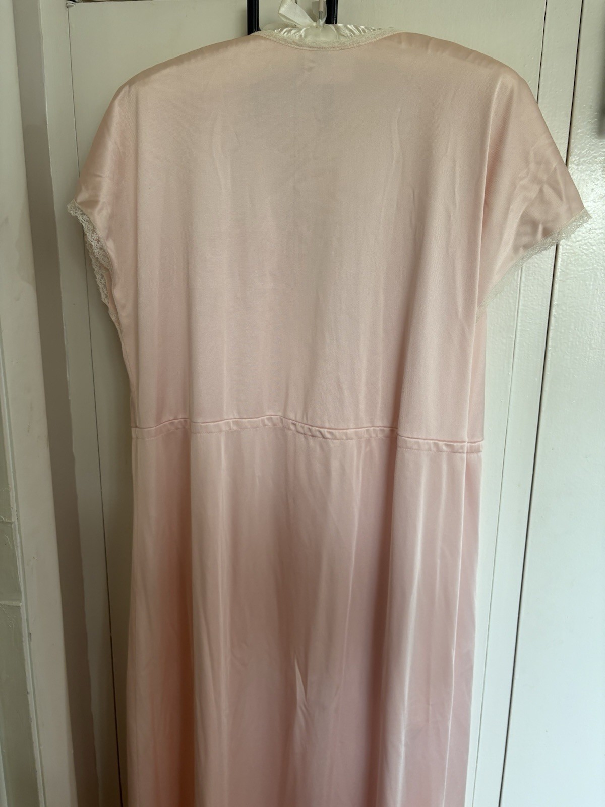 VINTAGE JOLIE TWO Pink Nylon Shiny Satin Maxi Robe Gown Medium M Floral Lace