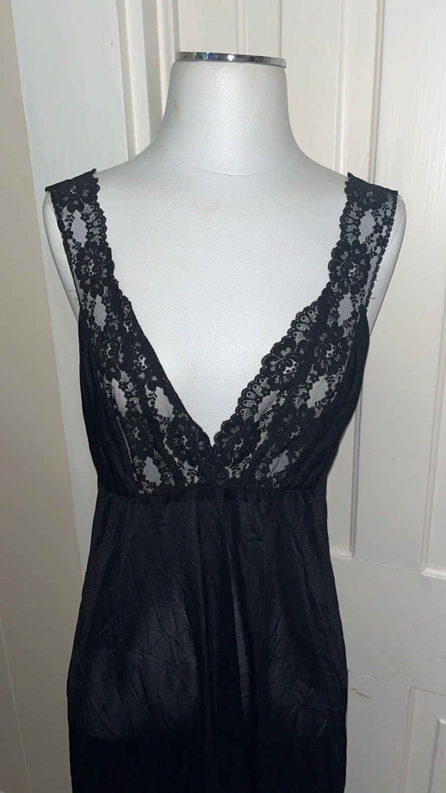 Vintage Miss Elaine Gold Label robe Set Long Nightgown Lace/embroidery black L