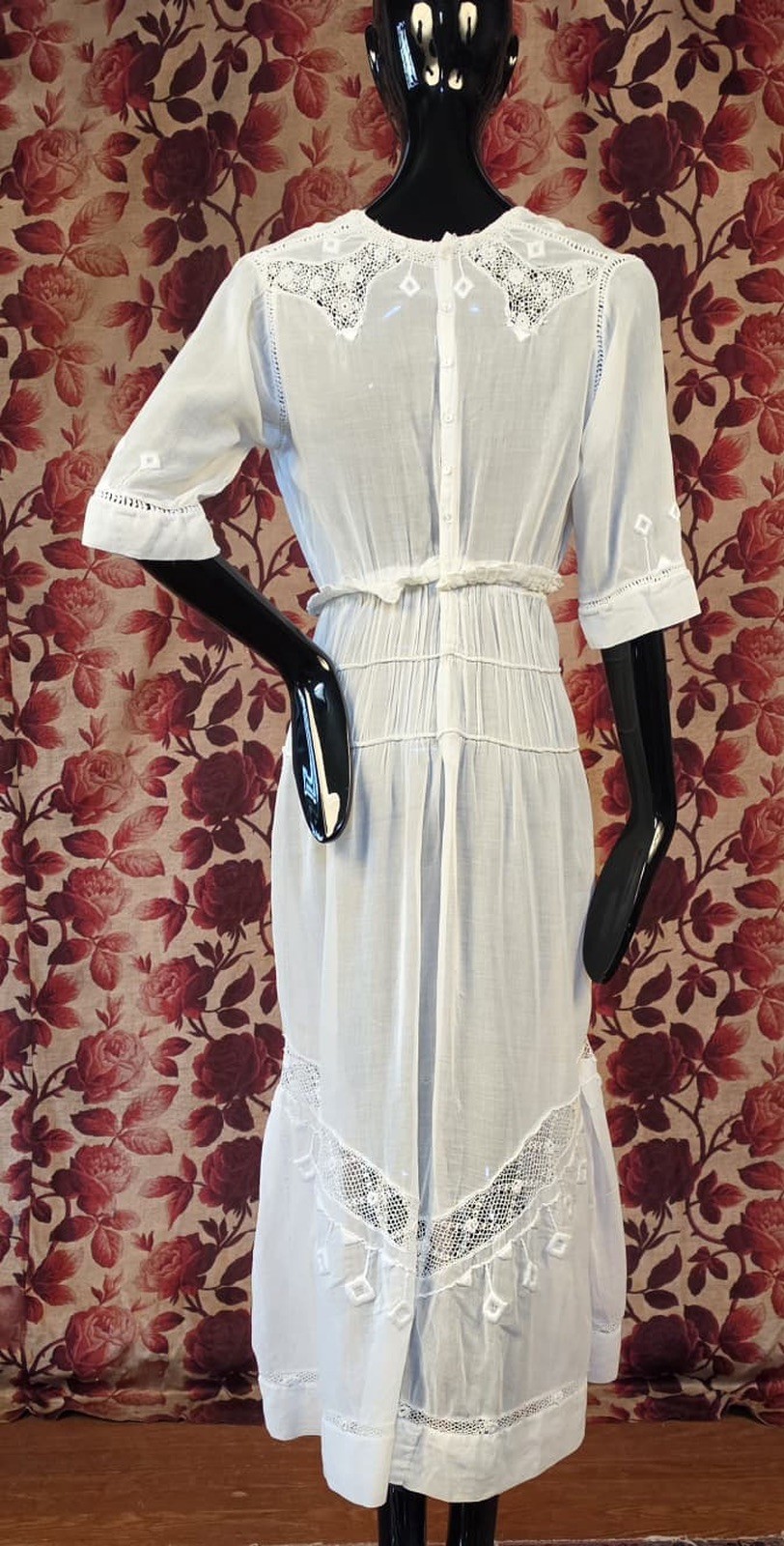 EDWARDIAN WHITE MUSLIN DRESS W RICH EMBROIDERY + LACE INSERTION