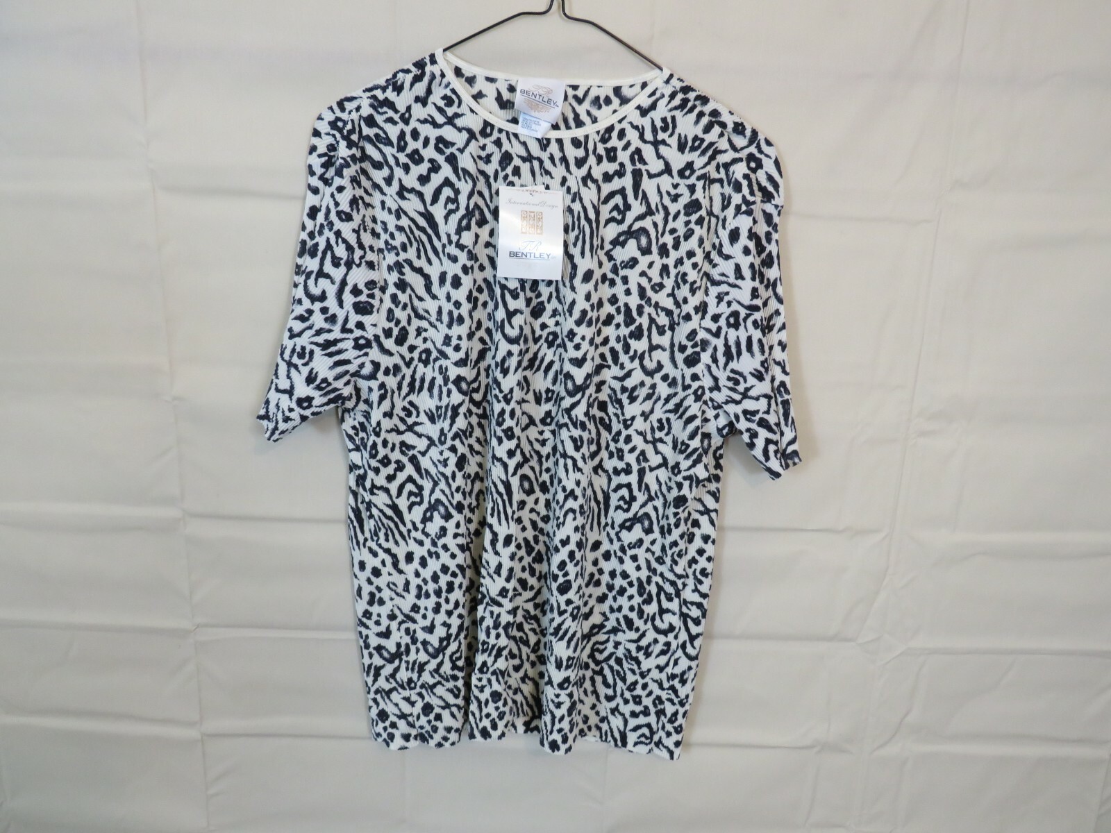 NOS Vintage Shirt Bentley animal cougar print Extra Large with tags