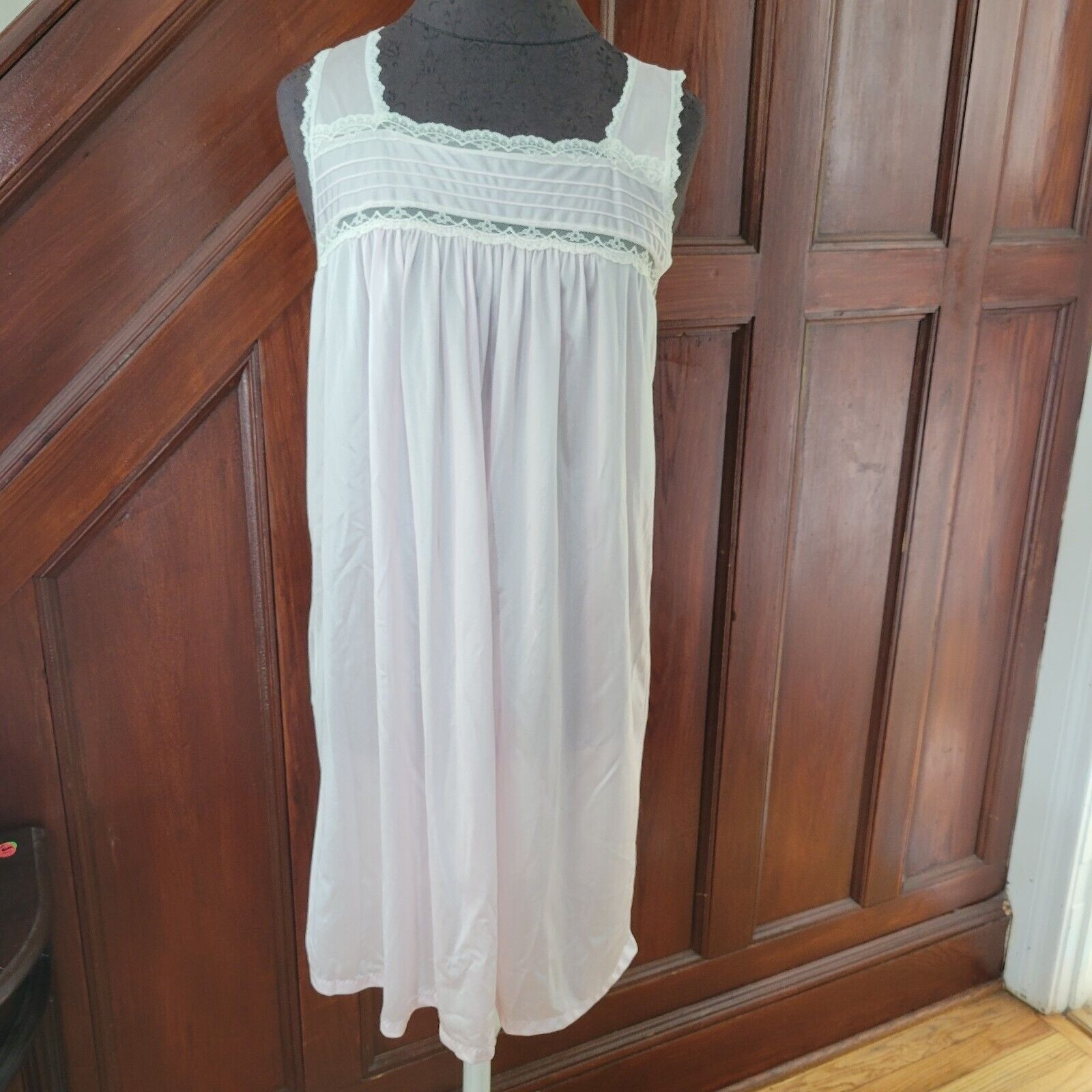 Vintage Deena Womens Nightgown Pale Pink Lavender Sleeveless Romantic Nylon M
