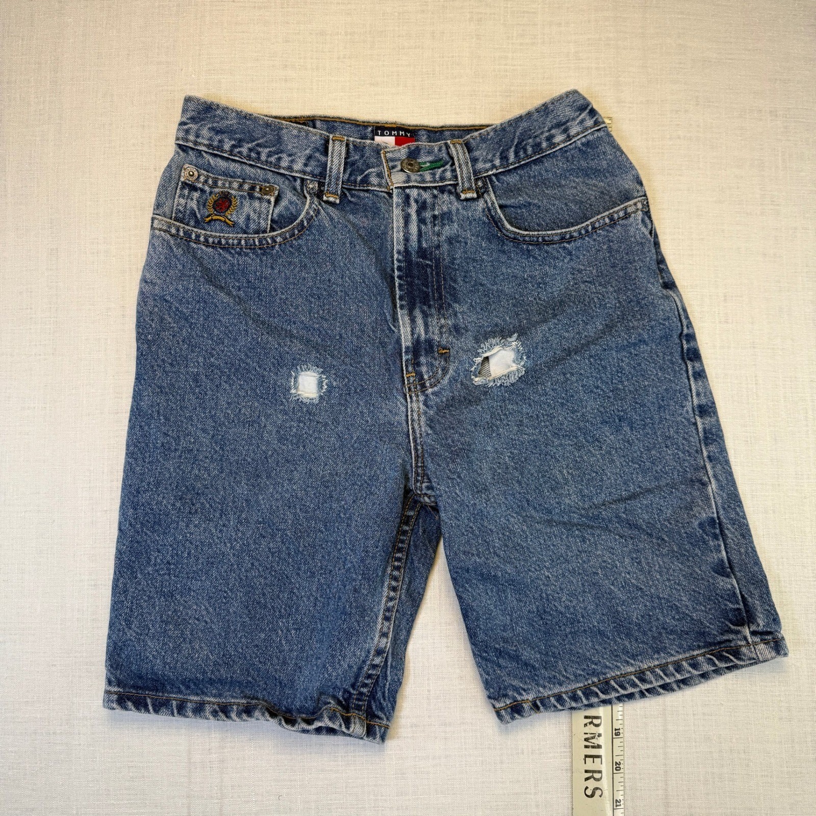VTG Tommy Hilfiger Denim Shorts Blue Women 27″ Distressed Thrashed Baggy Jean