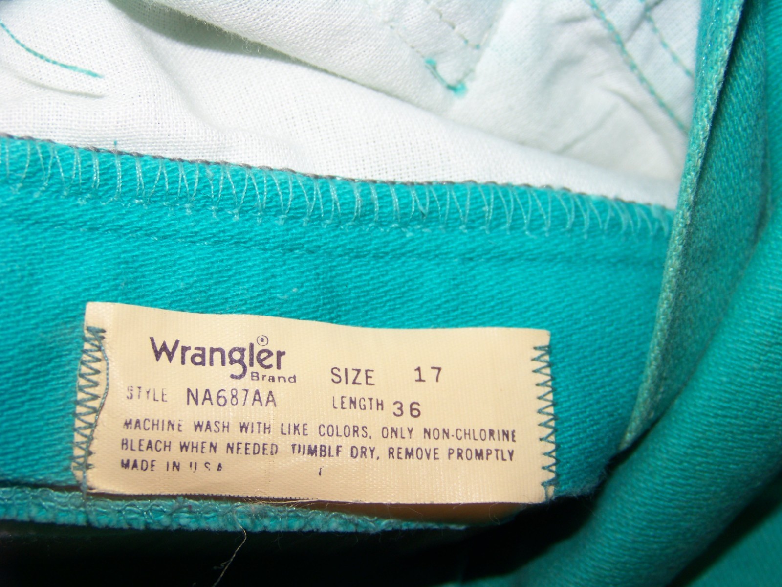 Vintage Wrangler Pleated Front Jeans – NA687AA – Size 17 x 30 (Altered Inseam)
