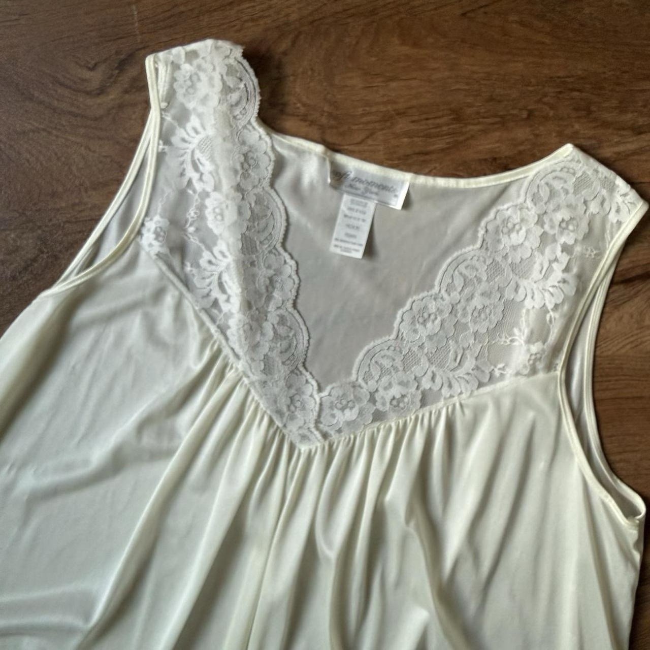 Soft Moments New York Ivory/Light Yellow Lace Nylon Vintage Nightgown Medium