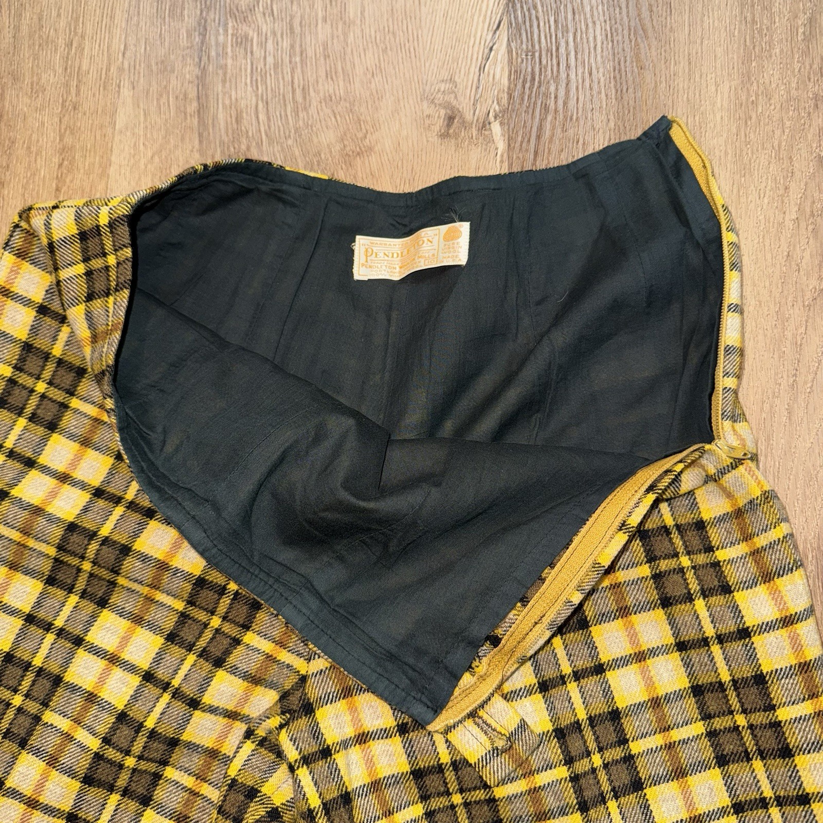 Vintage Pendleton Pants Womens 10 Wool Dress Slacks MCM Mod Disco Tartan Plaid