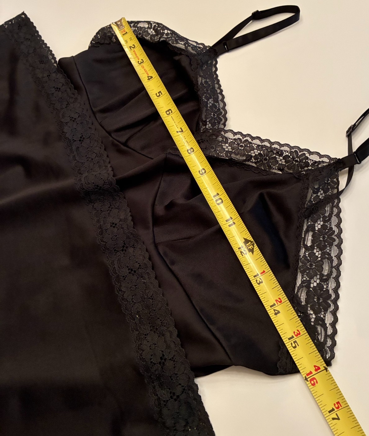 Vintage BLACK LACE FULL SLIP Size 32 Small XS Nylon Sultry Goth Vamp Femme Vixen