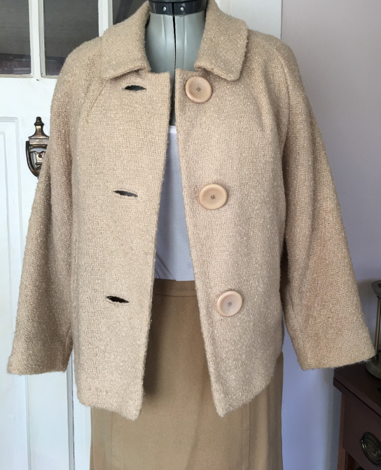 1940s Malwin Ivey’s L Textured Wool Oatmeal Swing Box Suit Jacket Fully Lined