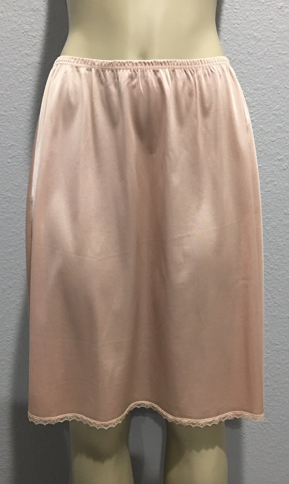 Vtg Vanity Fair Mocha Nylon Shiny Half Slip L