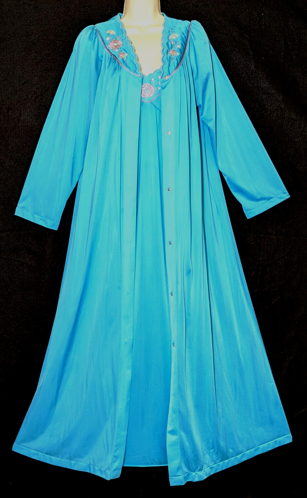 Vintage Shadowline Beautiful Blue Embroidered Floral Nightgown Peignoir Robe Set
