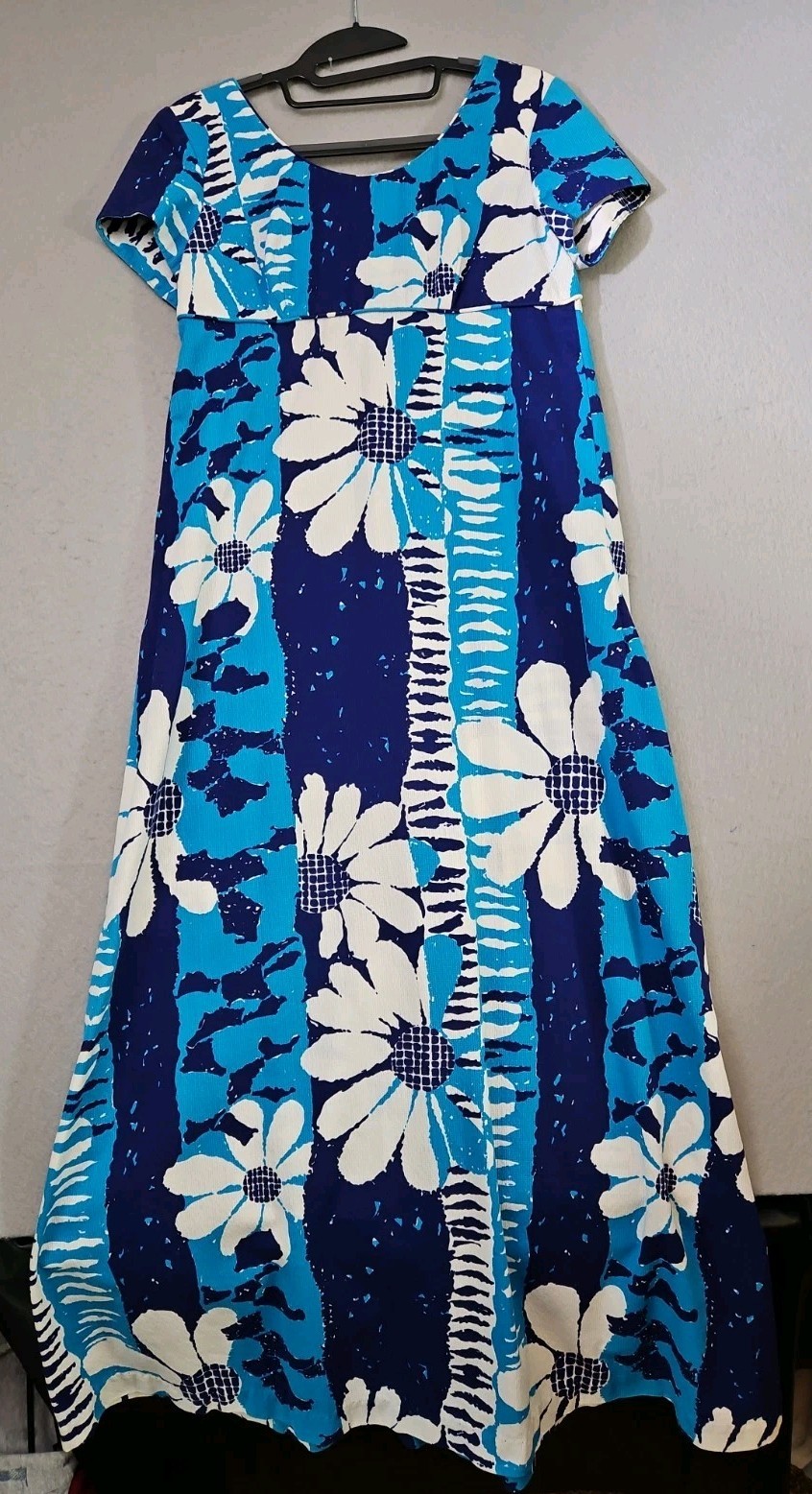 Waltah Clarke’s Hawaiian Ladies Maxi Dress Blue White Floral 16″ Across Bodice