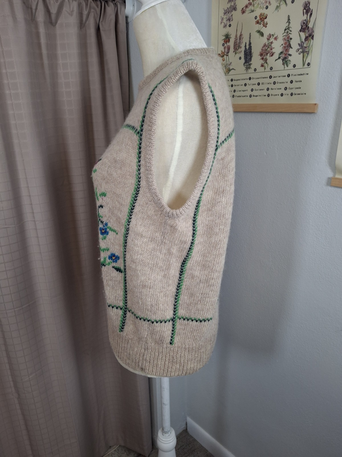 Vintage J.G. Hook Wool Sweater Vest Tan Floral Print Size Medium